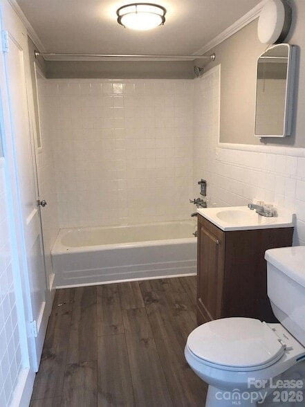 213 W King St