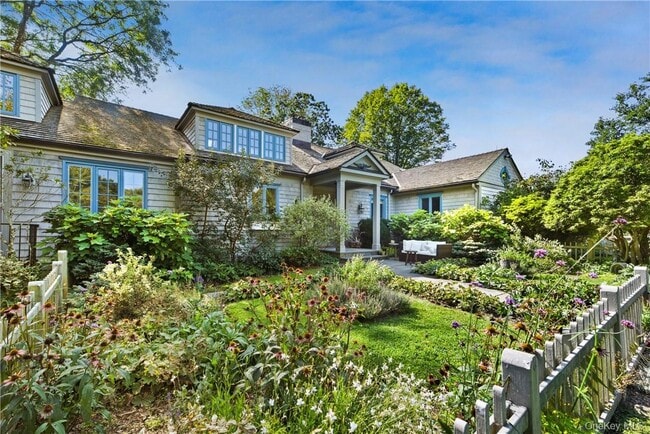 106 Old Stone Hill Rd