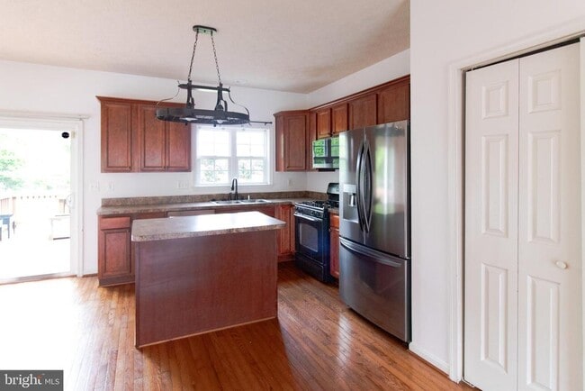 Photo - 104 Stingray Ct
