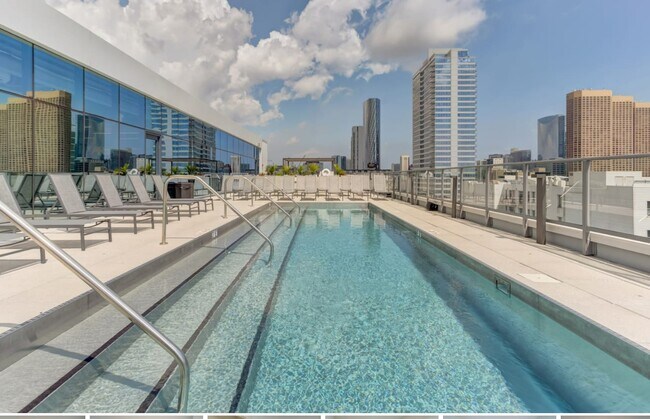 Photo - 888 W Van Buren St