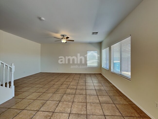 3529 W Glass Ln