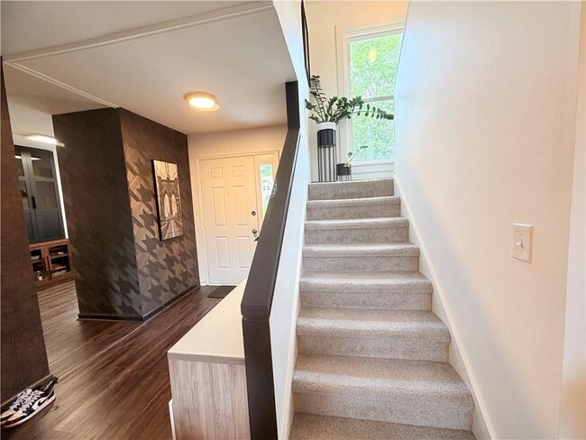 Photo - 1145 Berkley Dr SE