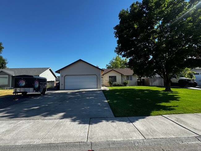 Photo - Fully Renovated Home in Crossroad Neighborhood!