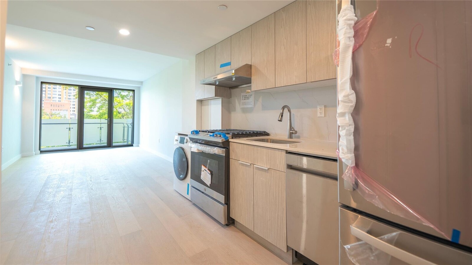 Photo - 13680-136-41 41st Ave Unidad 5B Rental