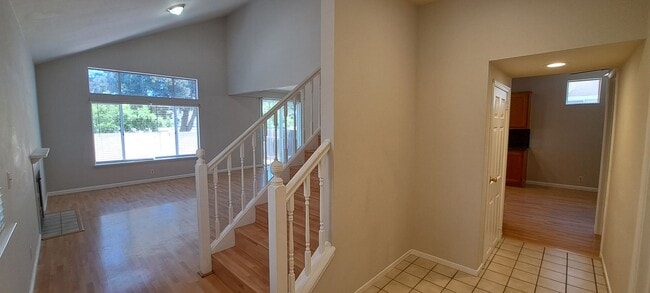 Photo - 320 Stamper Cir
