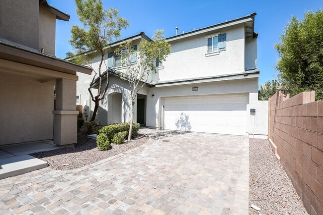 Building Photo - 6231 Blushing Willow St