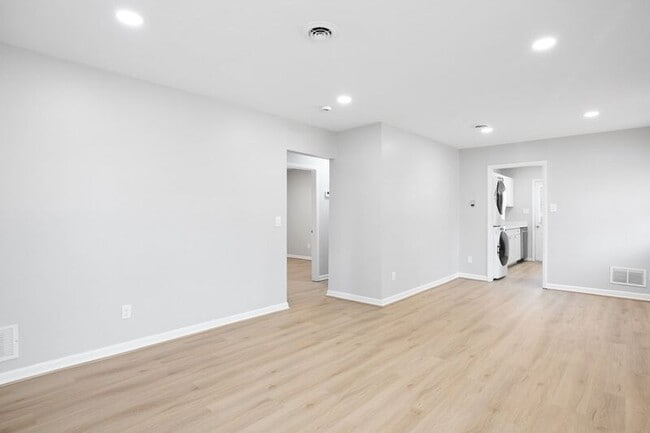 Photo - 603 Woodford St