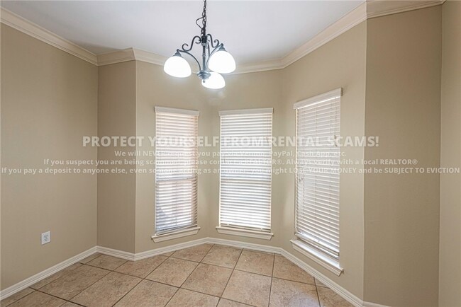 Building Photo - 519 S Pierremont Dr