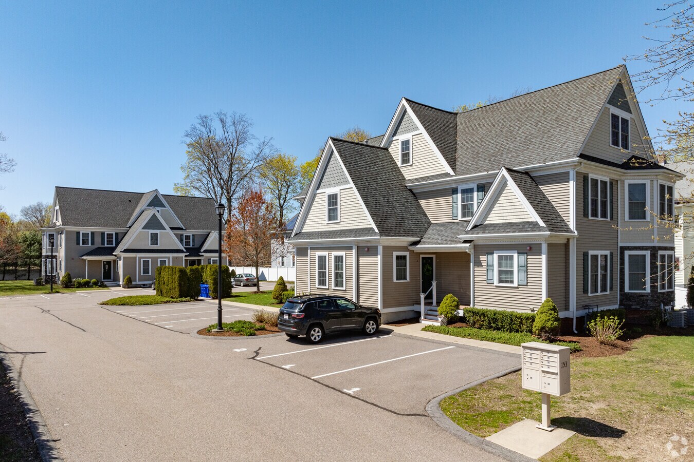 Primaria - 153 S Main St