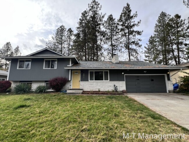 Northwest Spokane 4 br/3 bath house + yard - Northwest Spokane 4 br/3 bath house + yard