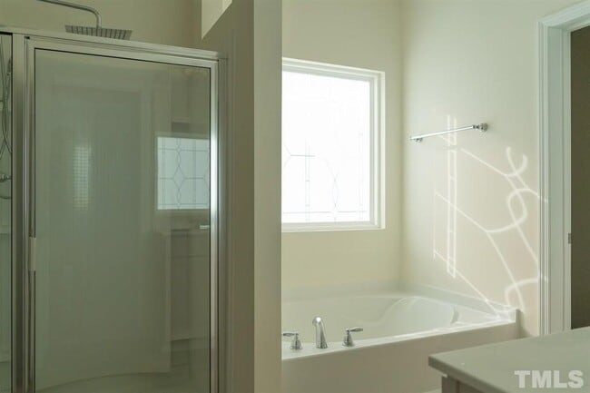 Photo - 1004 Archer Ln
