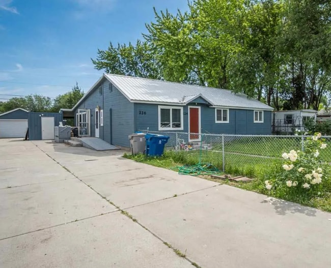 Fantastic 3 Bedroom Home in Nampa! - Fantastic 3 Bedroom Home in Nampa!