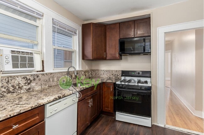 Building Photo - 54 Mission St Unit Apt 2