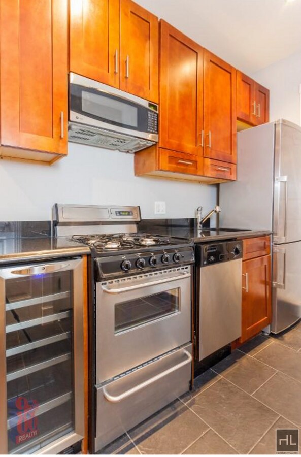 E 10TH ST. - E 10TH ST. Unit 2A