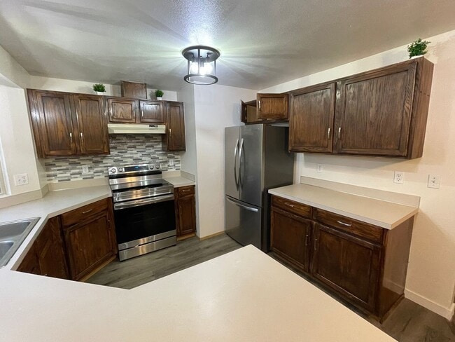 Photo - ***PENDING APPLICATION***Lovely 2 Bedroom Home with Den