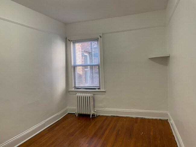 Photo - 1345 E Gun Hill Rd