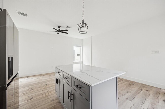 Photo - 4131 Mallow St