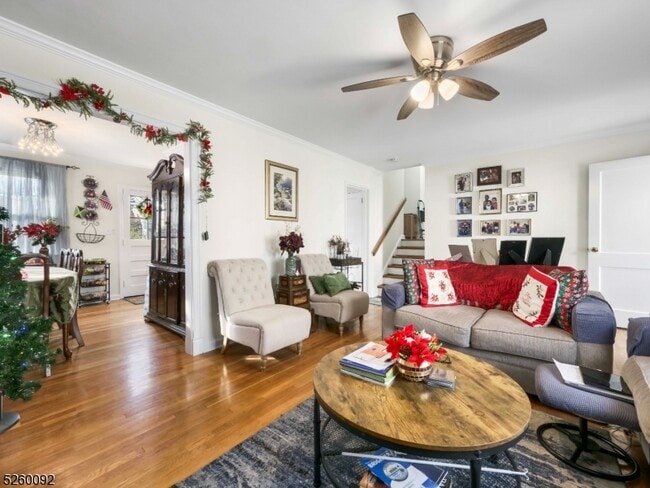 Photo - 135 Hawthorne Ave