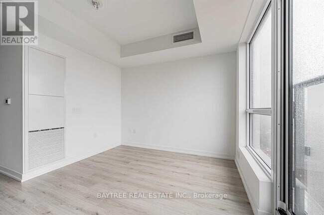 Photo - 395 Bloor St E Unit 1609