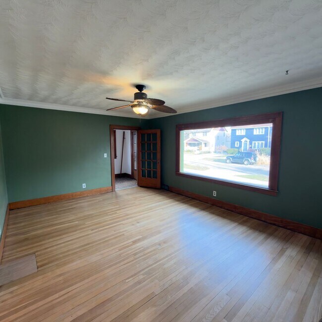 Photo - Charming 4 Bedroom on the SE Side!