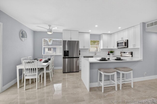 Building Photo - 321 Saxony Trail Unit G