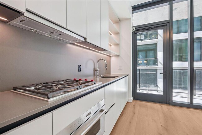 Photo - 610 Davis St Unit 2707