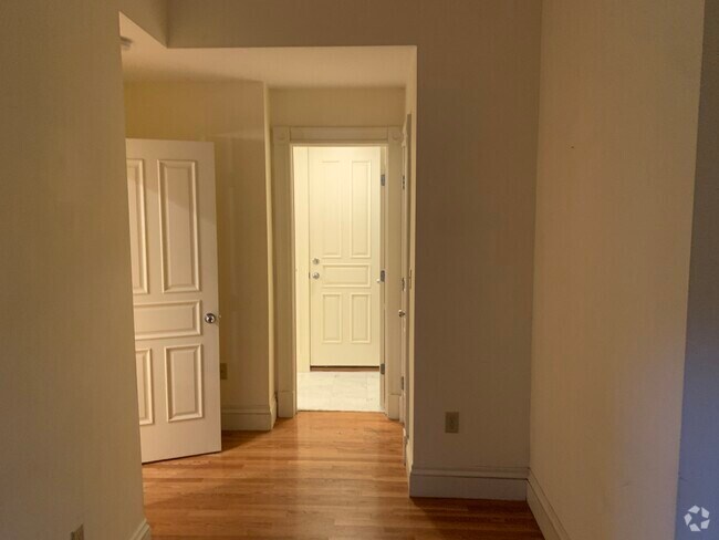 Building Photo - 197 Commonwealth Ave Unit 1 Rental