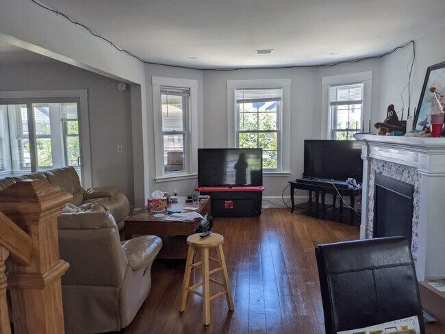 Photo - 318 Concord Ave Unidad NA