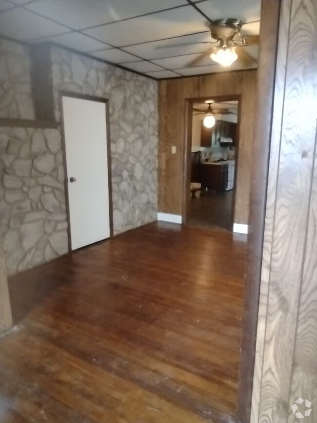 Building Photo - 902 Butler St Rental