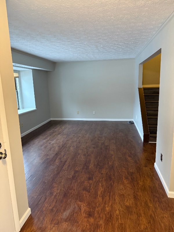 Building Photo - 14 Oakwood Ct