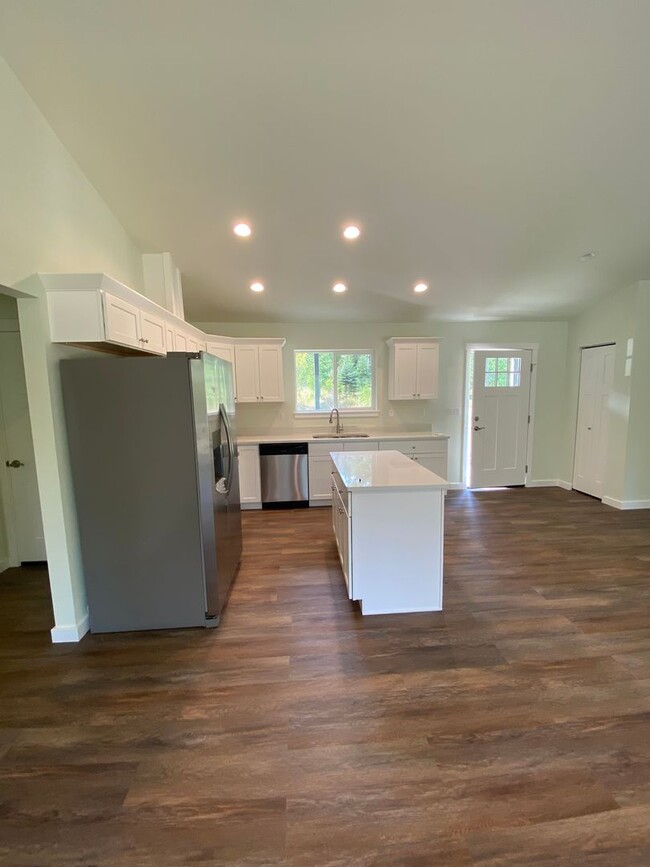 Photo - 3bd 2.5ba Home in Belfair on 2.5 Acres