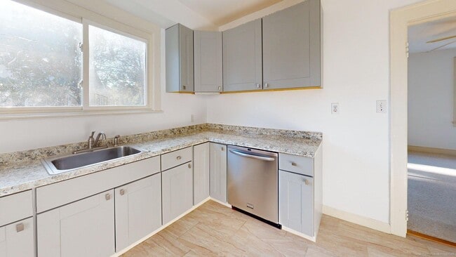 Photo - 103 Grant St