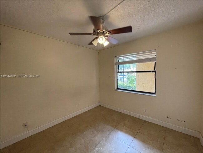 Photo - 9044 NW 28th Dr Unidad 3-106