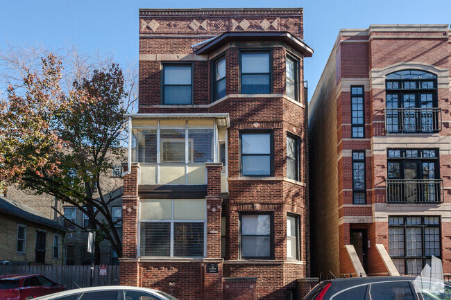 Building Photo - 3253 N Kenmore Ave Unit 1 Rental