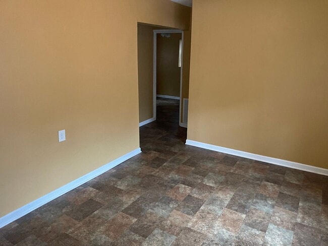 100 Hamer Pl