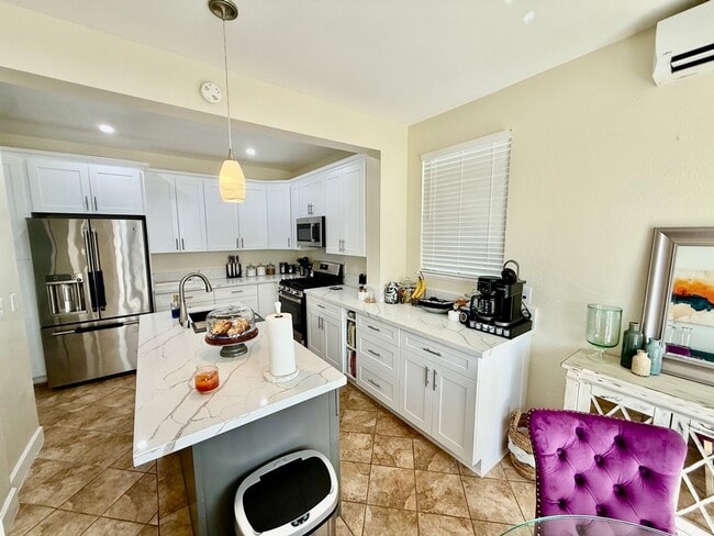 Photo - Kapolei/4 BD/2.5 BA/Garage