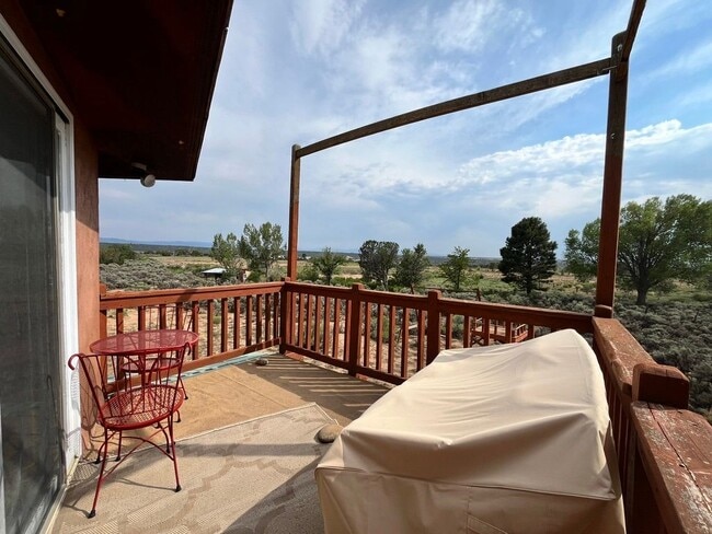 34 Tres Lomas Rd