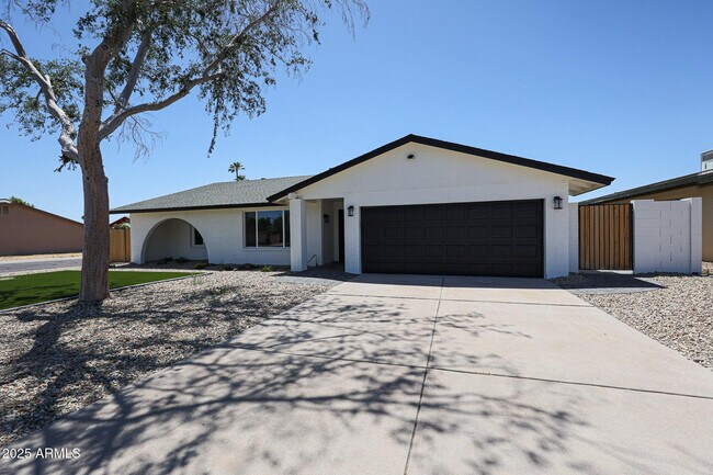 Photo - 11202 N 43rd Dr