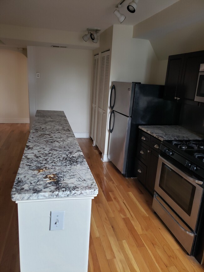 Photo - 1214 Spruce St Unit 6