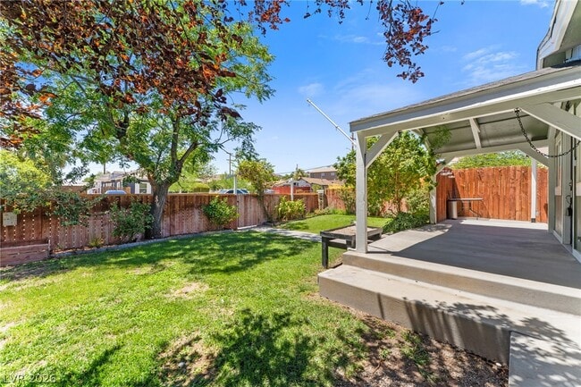 Photo - 605 L Ave