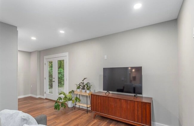 Photo - 15 Maplewood Dr Unit 15 Maplewood Dr