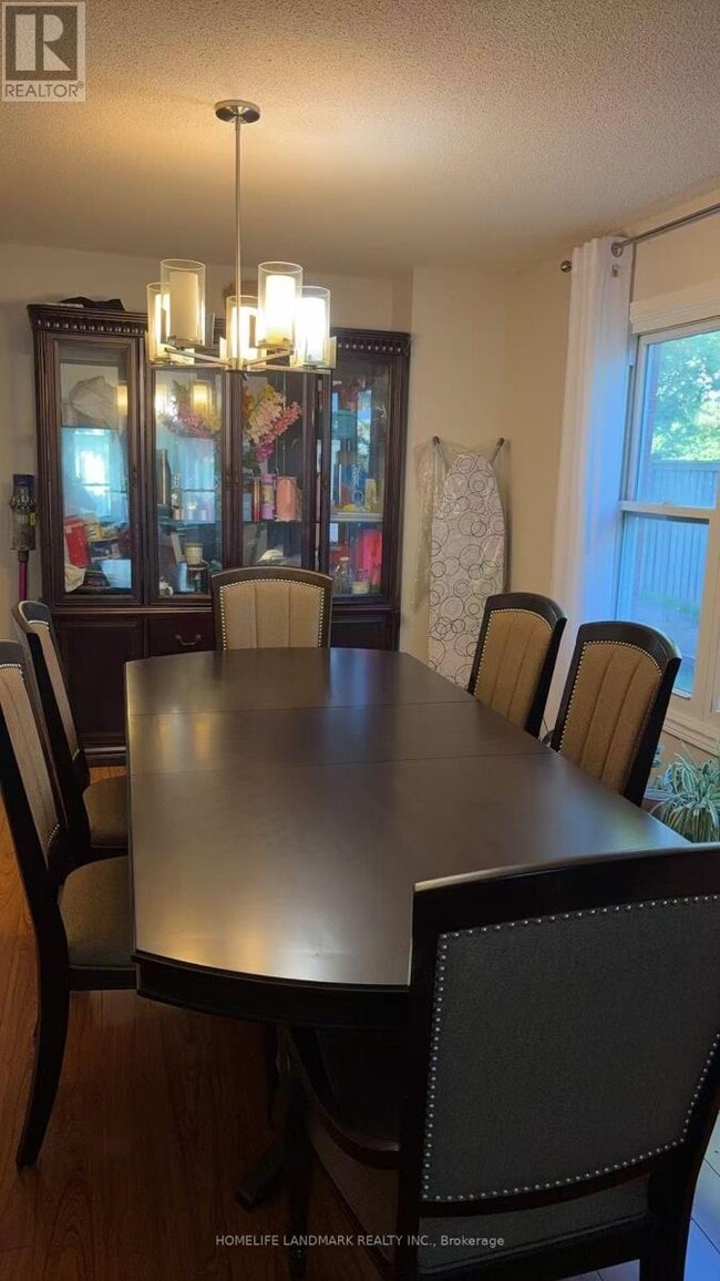 Photo - 3153 Colonial Dr