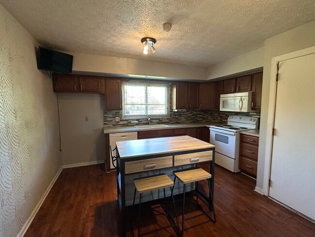 Photo - 5531 Karl Rd