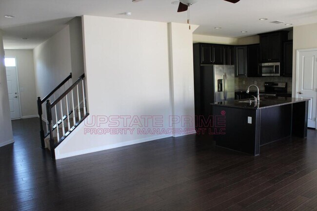 Photo - 204 Alderside Pl
