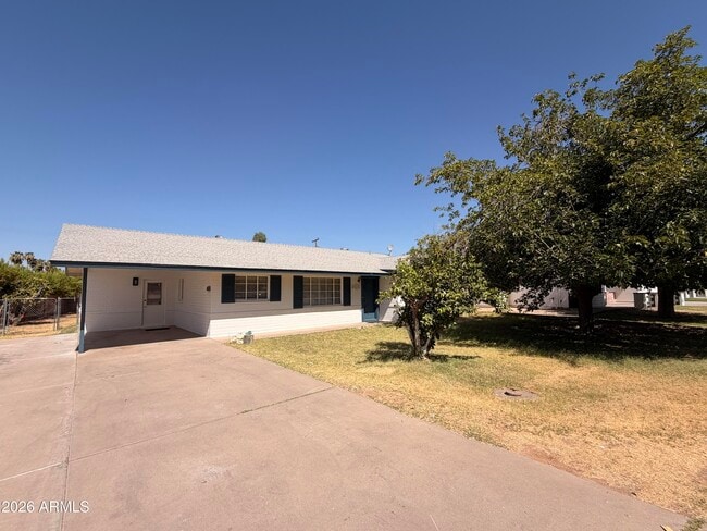 Building Photo - 3416 N 43rd Pl
