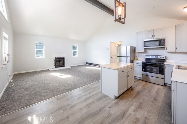 Photo - 15692 Armstrong St