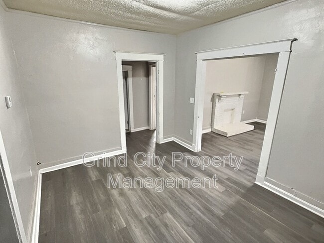 Photo - 1446 N Hollywood St