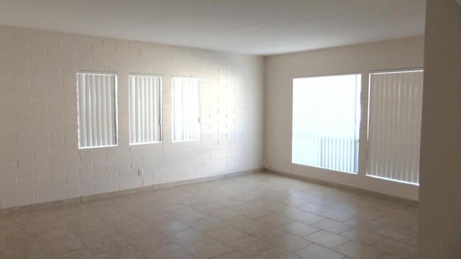 Photo - 428 N Calle Del Diablo