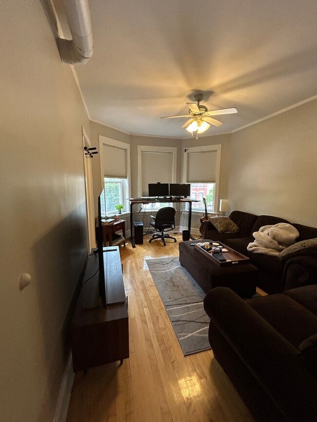 Building Photo - 1410 W Ohio St Unit 2