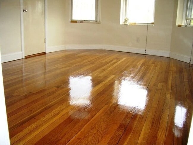 394 Riverway, Boston, MA 02115 - 394 Riverway Unit 7